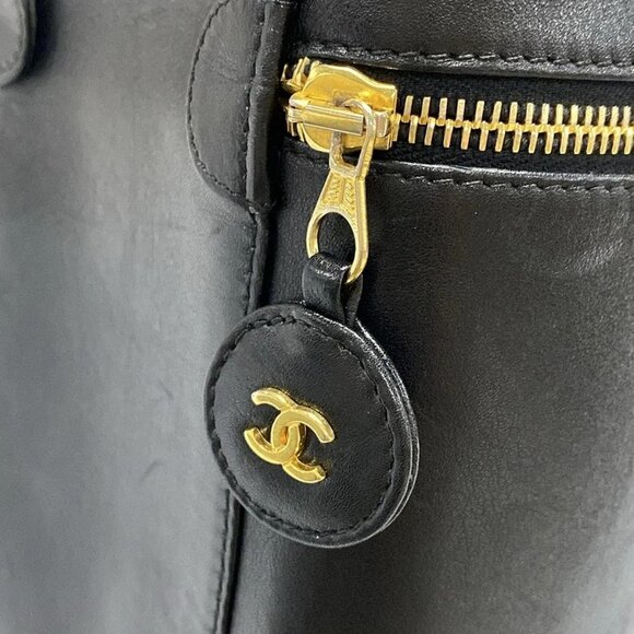 Auth CHANEL Bicolore Black Lambskin Vanity Bag Gold hardware - Picture 12 of 16